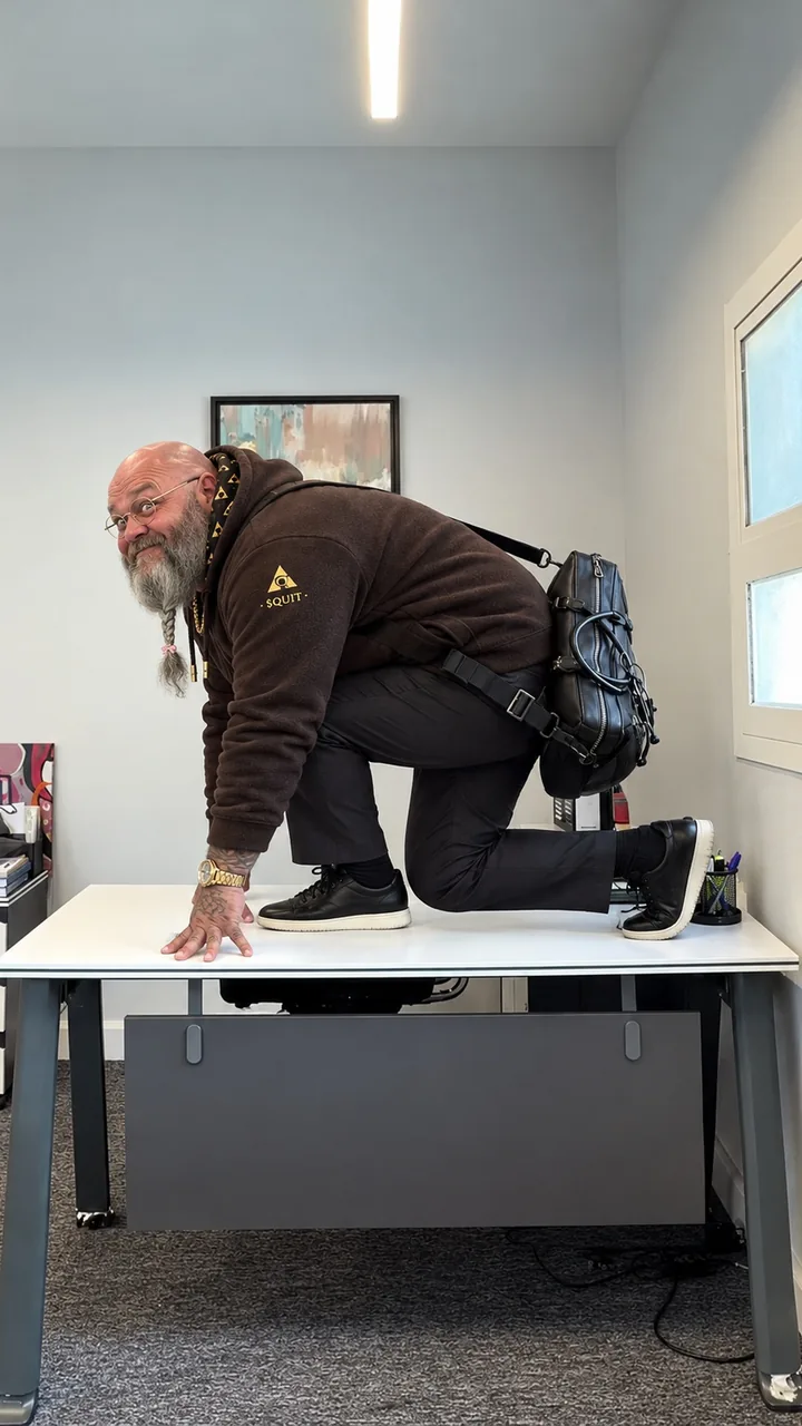 BIG RANDY: FOUR FIFTY NINE DESK SPRINT
